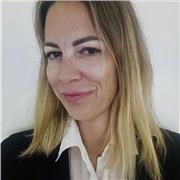 Disponibile on line per lezioni su pacchetto Adobe e per strutturare la progettazione grafica e visiva di un brand